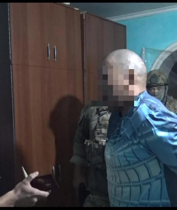 Сузакта өзүн “смотрящий” атаган жаран УКМК тарабынан кармалды КООМ ПРЕСС - Кыргызстан жаңылыктары, Жаңылыктар, Кабарлар, Окуялар, Бишкектин жаңылыктары, Күндүн жаңылыктары