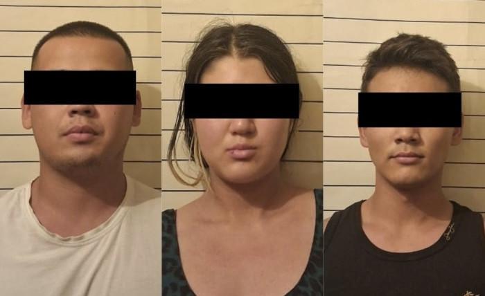 2 млн сомдук алдамчылык: шектүүлөр убактылуу кармоочу жайга киргизилди КООМ ПРЕСС - Кыргызстан жаңылыктары, Жаңылыктар, Кабарлар, Окуялар, Бишкектин жаңылыктары, Күндүн жаңылыктары